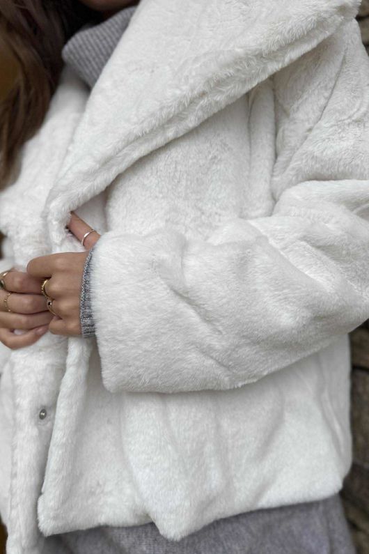 Finnick Luxury Faux Fur Waterfall Jacket French Ivory /50 =